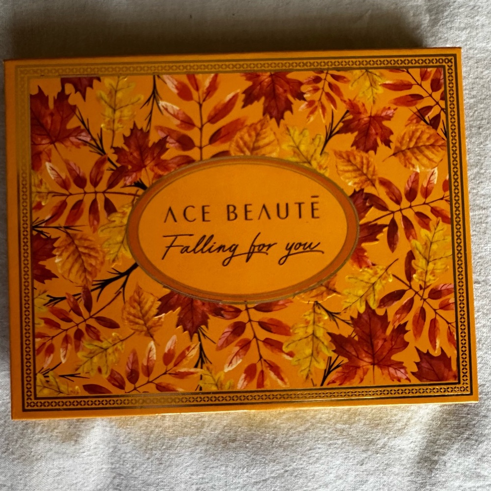 Ace Beaute Falling for You Eyeshadow Palette - Autumn Hues - Picture 3 of 5